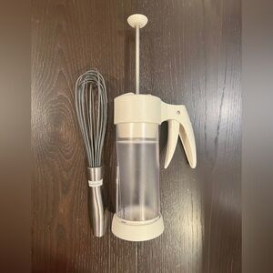 Lot of 2: Williams sonoma French Whisk & Breakfast Batter Dispenser MSRP: $75+tx